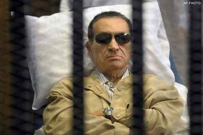 Prosecution orders Mubarak back to prison hospital