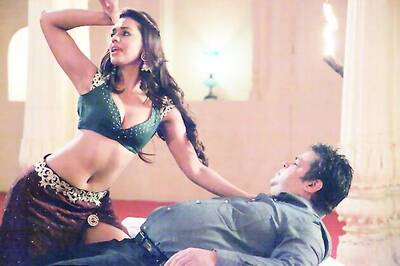 Snapshot: Mugdha Godse turns item girl for Tigmanshu Dhulia