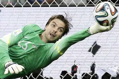 World Cup 2014: Dutch keeper Krul a shootout hero, Argentina await