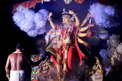 Durga Puja 2019: Authentic Bengali Cuisines You Must Try This Festive Season