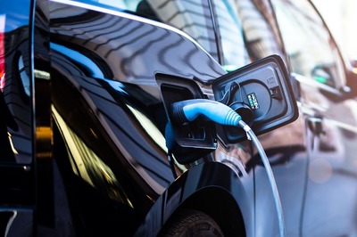 Tamil Nadu: Public Sector Oil Companies to Set Up 900 Electric Vehicle Charging Stations