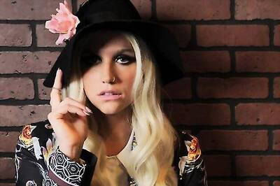 Singer Kesha declares her bisexuality