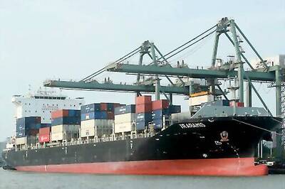 World's Biggest Shipper Remains Wary Of Pandemic