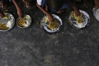 Rajasthan Police Employs Homeless to Cook, Serve Meals to Covid-19 Patients