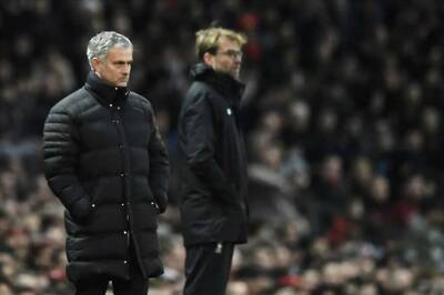 Fight for Second Adds Edge to Liverpool's Trip to Man United