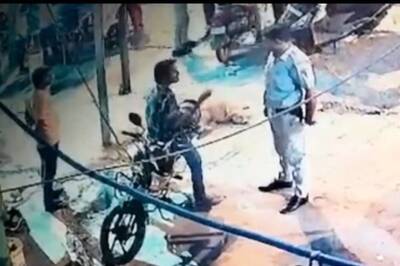 Caught on Camera: Delhi Cop Takes Bribe, Tries to Flee After Seeing CBI; Arrested | WATCH