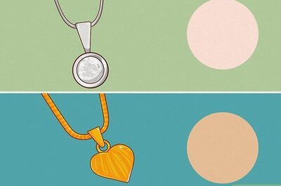 How to Wear a Locket