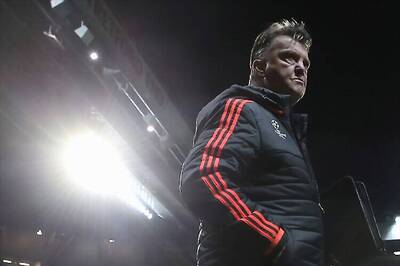 Louis van Gaal thinks Leicester City could win Premier League title