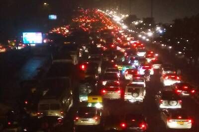 Huge Traffic Jams Choke Delhi on New Year's Day, Over 2.5 Lakh Revelers at India Gate Alone