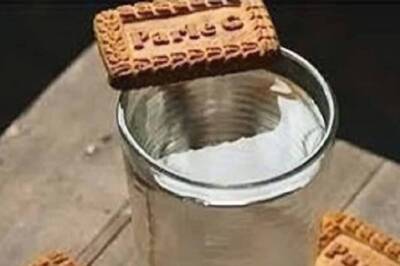 Sorry Chai Lovers, But Indian Reddit Swears by Parle-G Dipped in Water as the Ultimate Combo