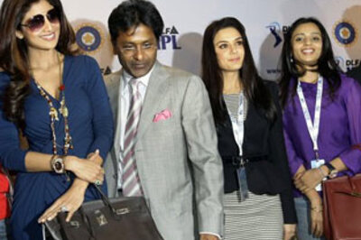 Pak cricketers snubbed at IPL, hit out at India