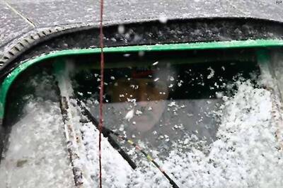 Kashmir valley receives fresh snowfall