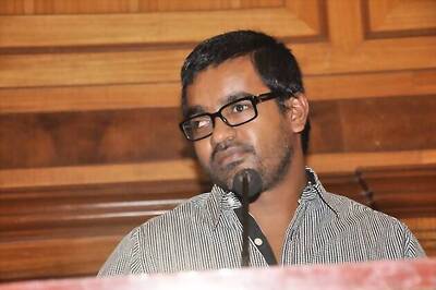 Irandam Ulagam: Director denies delay in shooting
