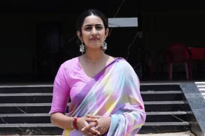 Niharika Konidela Visits Sri Kukkuteswara Swamy Temple Ahead Of Committee Kurrollu Release