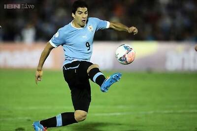 World Cup 2014: Suarez fit to start against Italy , says team doctor