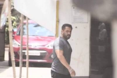 Salman Khan, CBI Team Spotted Outside Actor's Galaxy Apartments After He Receives Threat Letter