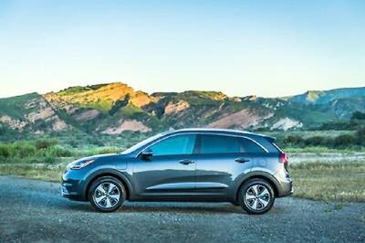 Kia Niro Names 2018 Green SUV of the Year by Green Car Journal