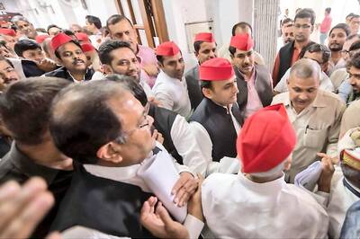 Yogi Accuses SP of Dynastic Politics, Akhilesh Says Show us a Single 'Yadav Lane'