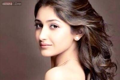 Meet Sayessha Saigal: Akkineni Akhil introduces the new heroine from his upcoming VV Vinayak flick