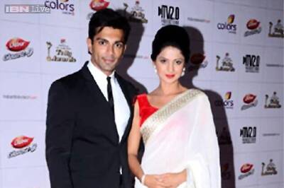 Karan Singh Grover and his wife Jennifer Winget to host a TV show