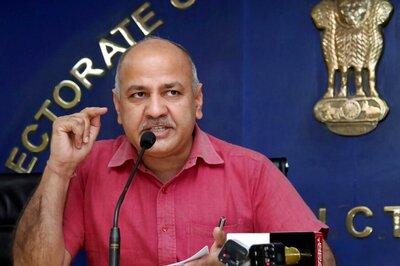 Show One BJP or Congress Ruled State Where Excess Fee Charged by Private School Was Refunded, Says Sisodia