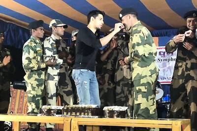 Sidharth Malhotra Turns 33: The Actor Celebrates Birthday With Jawans And Team Aiyaary; See Pics