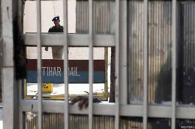 Delhi gangrape: Doctors refute accused's claim that braveheart died in India