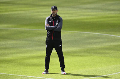 Liverpool Boss Juergen Klopp Wins LMA Manager of the Year Award