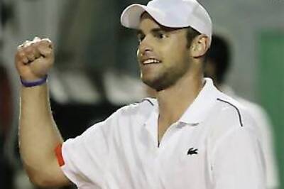 Roddick beats Blake in three-set thriller