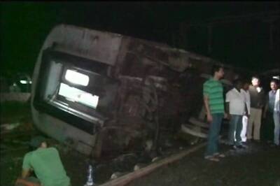 9 coaches of Secunderabad-Mumbai Duronto Express derail in Karnataka, at least 2 dead, 7 injured