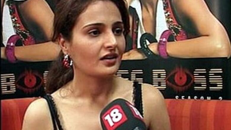Monica Bedi takes to devotional singing