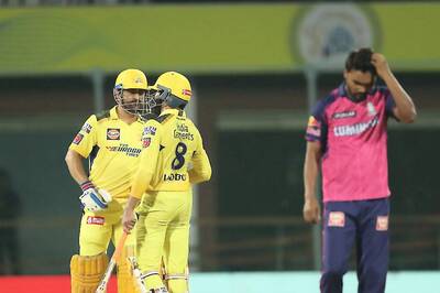 WATCH: Vintage MS Dhoni Smashes 2 Sixes in Final Over but Sandeep Sharma Saves the Day For Rajasthan Royals