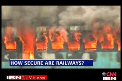 Rlys halt night services in Naxal-hit areas