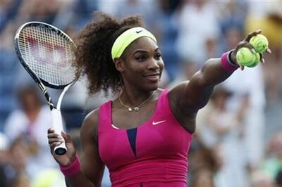Subpar Serena battles into third round