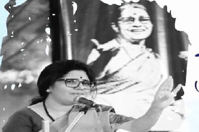 Mukta Barve Returns To Stage With The Play Priya Bhai Ek Kavita Havi Ahe