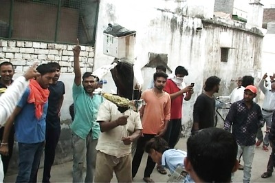 Muslim Man Slapped During Protest Against Attack on Amarnath Pilgrims