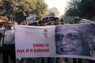 Returning of awards divides intellectuals further, selective outrage or genuine dissent?