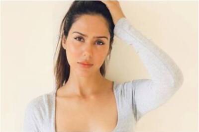 Sonam Bajwa Becomes Victim of Cyberbullying, Asks Fans to Report Fake Accounts