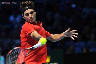 Roger Federer, Kei Nishikori win at ATP Finals