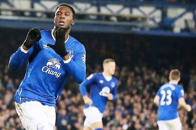 Everton's Lukaku salvages 1-1 home draw with Palace