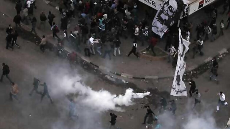 Egypt: Over 120 injured in clashes between activists, Islamists
