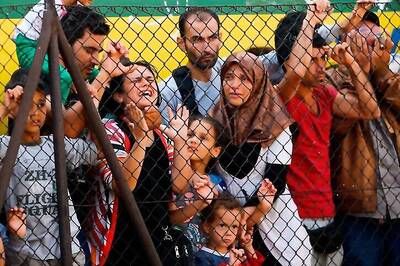 Austria, Germany open borders to migrants offloaded by Hungary