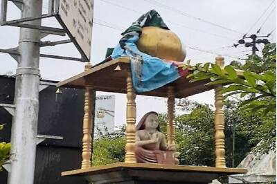 Communal Twist Given After Man Places Mosque-Imprinted Cloth in 'Safe Custody' of Hindu Saint Shankaracharya