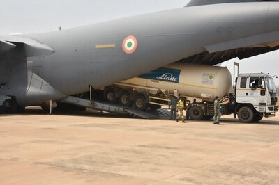 IAF Brings Oxygen Cylinders, Other Equipment from UK