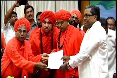 Lingayat–Veerashaiva Split Wide Open, Top Congress Leader, Son May Join BJP