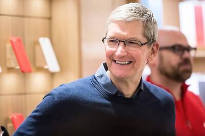 Apple paid CEO Tim Cook $10.3 million in 2015; Cook lowest-paid of top Apple executives