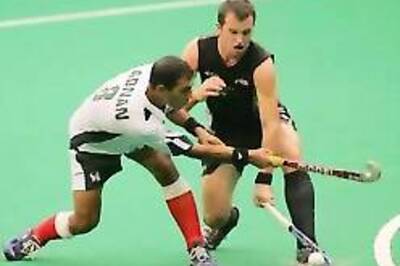 Holland beat Argentina, Kiwis hold Pak