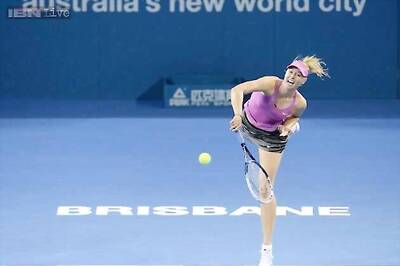 Williams, Sharapova to meet in Brisbane semis