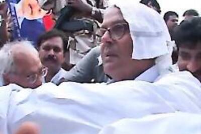 VP Singh denies link with kidney kingpin