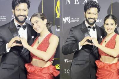 Vicky Kaushal Asks Sara Ali Khan To ‘Make A Heart’ As They Perform Romantic Dance on IIFA Red Carpet; Watch